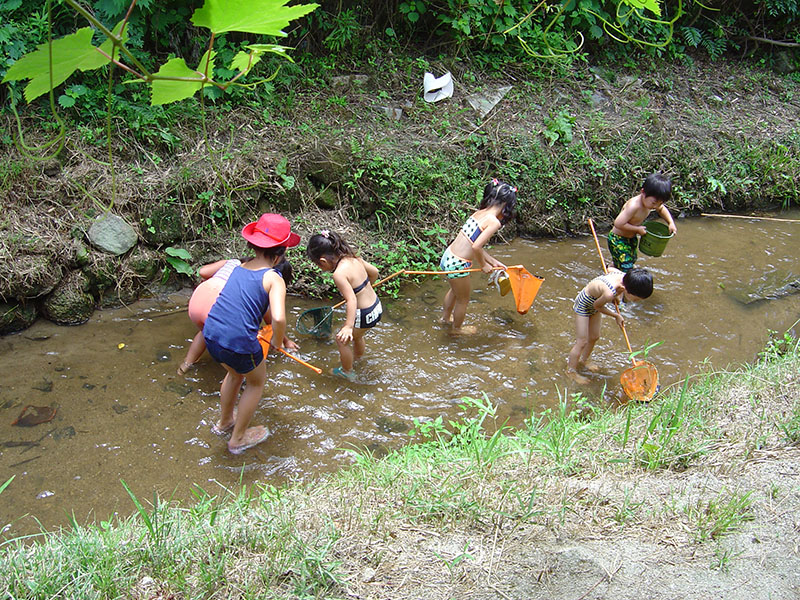 川遊び
